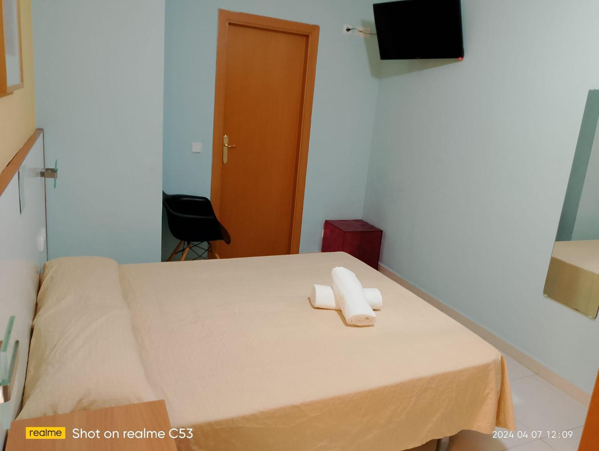 סגור דה לה קלאפל Hotel Sant Jordi מראה חיצוני תמונה