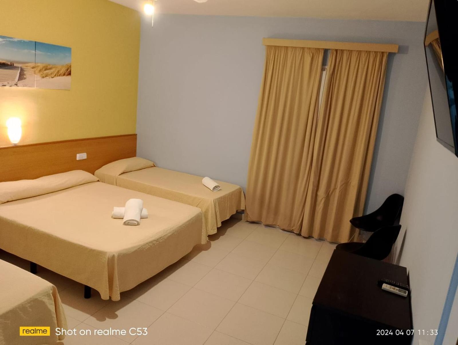 סגור דה לה קלאפל Hotel Sant Jordi מראה חיצוני תמונה