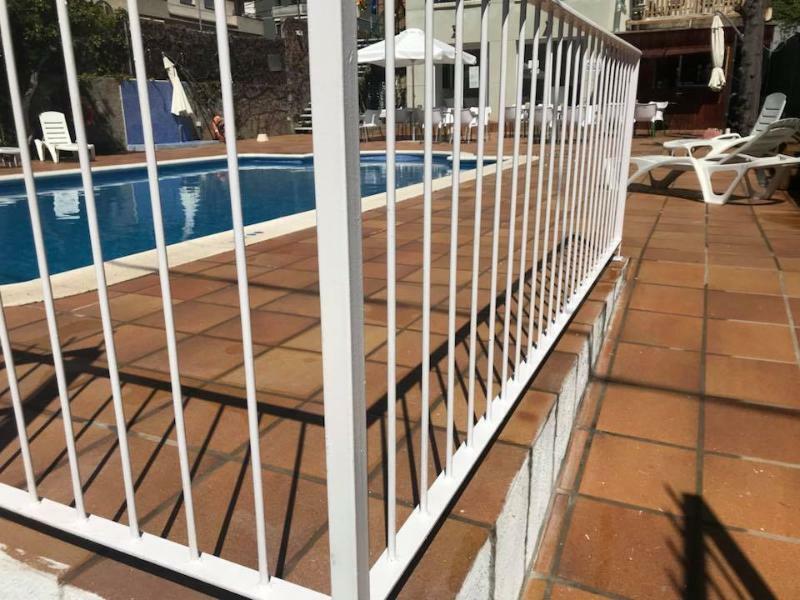 סגור דה לה קלאפל Hotel Sant Jordi מראה חיצוני תמונה